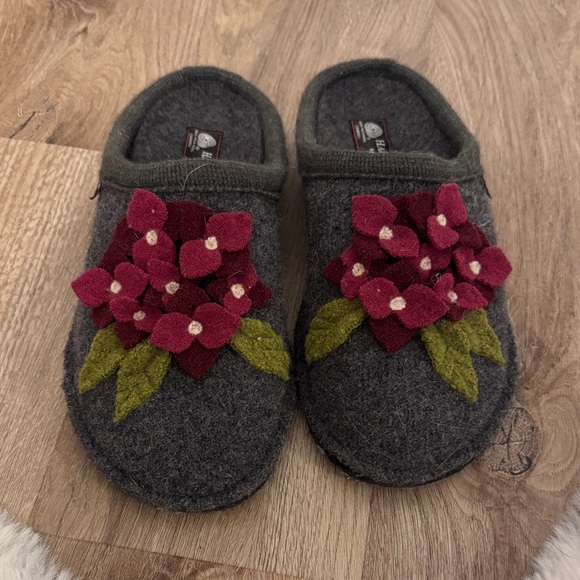 Haflinger Floral Plant Boiled Wool Slippers - Picture 1 of 4
